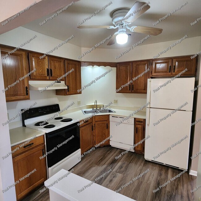 Building Photo - Updated 2 bedroom Condo