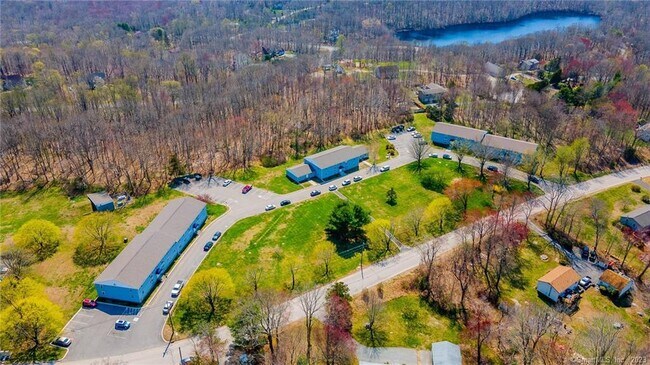 Building Photo - 83 Horse Pond Rd