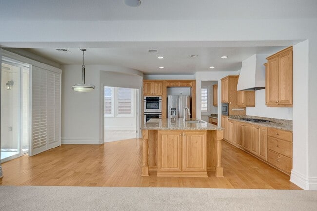 Building Photo - Stunning Rhodes Ranch Four Bedroom