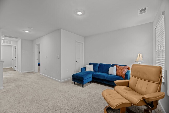 Building Photo - 301 Ginger Dr