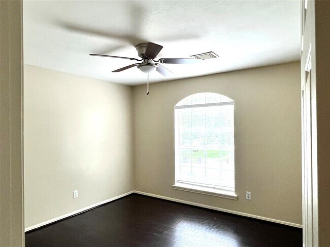 Building Photo - 4423 Timber Hill Dr