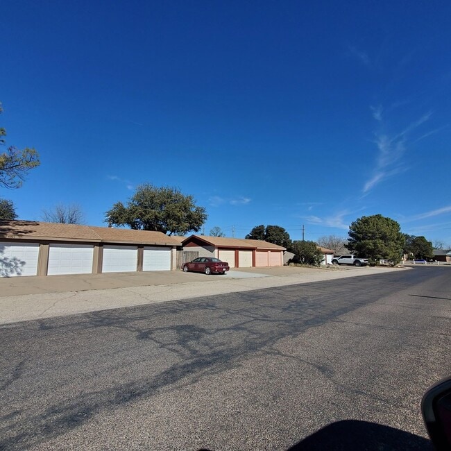 Building Photo - 6321 Alta Vista Rd
