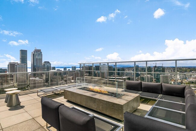 Building Photo - 1321 Seneca St