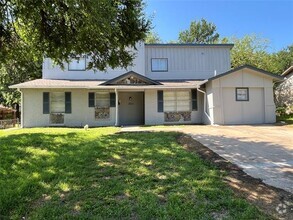 Building Photo - 1220 Greenbrier Dr
