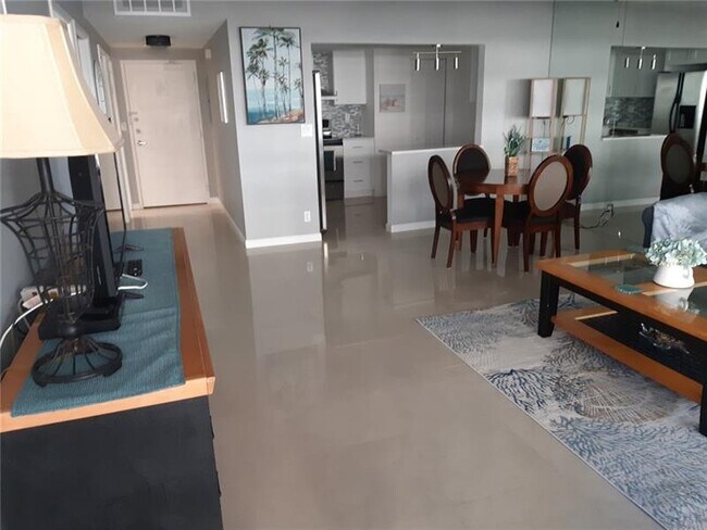 Building Photo - 3800 Galt Ocean Dr