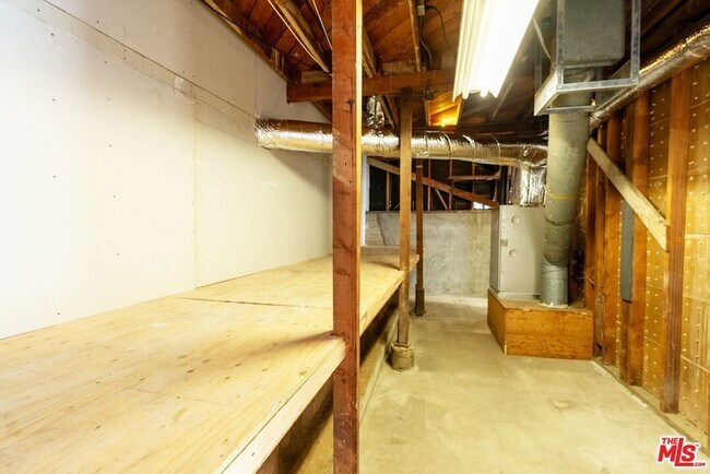 Building Photo - 443 Lomita St