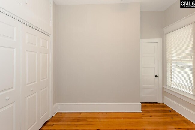 Building Photo - 1205 Maple St