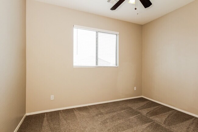 Building Photo - 6323 S 45th Ln