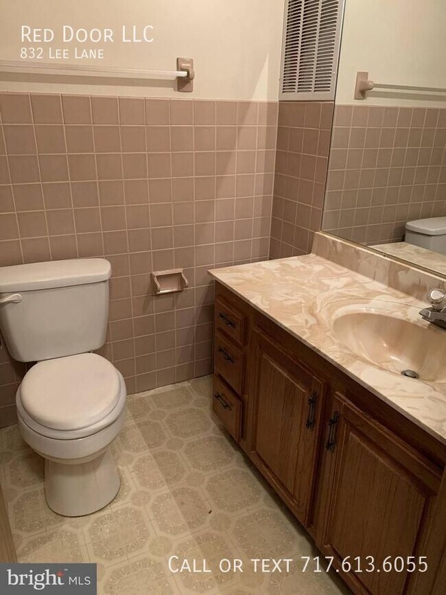 Building Photo - 832 Lee Ln