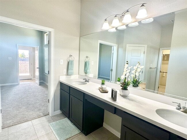 Building Photo - 1017 Hillrose Dr