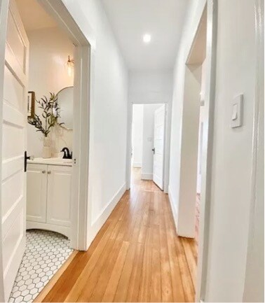 Hallway with entrance to bathroom and master bedroom. - 1334 Pennsylvania Ave