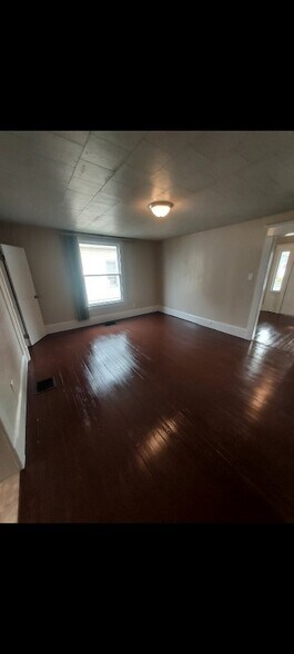 Building Photo - 216 Wilson Ave