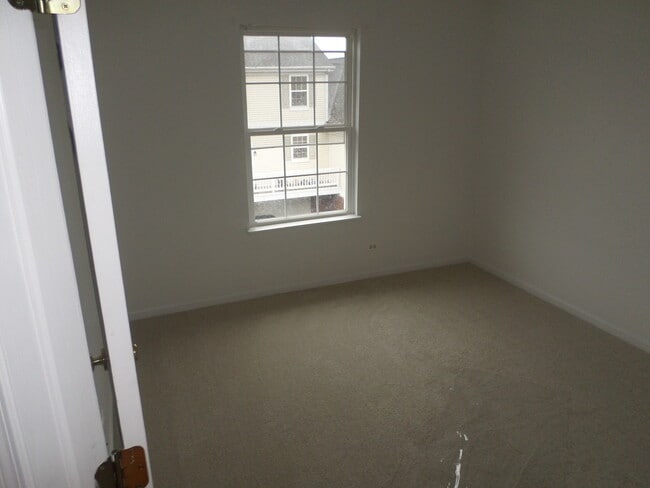 Building Photo - 652 N Hidden Prairie Ct