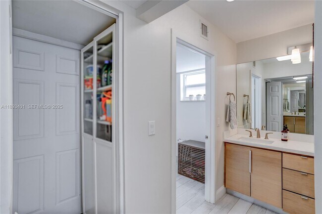 Building Photo - 55 Ocean Ln Dr