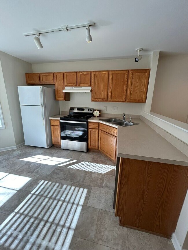 Building Photo - APPLICATION RECEIVED! Beautiful Must See 3 Bedroom with Deck and Garage, minutes from Duke!