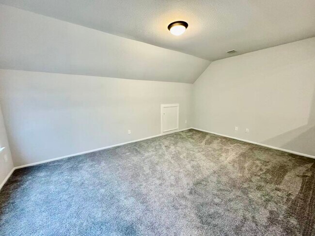 Building Photo - 10503 Shining Dawn Wy