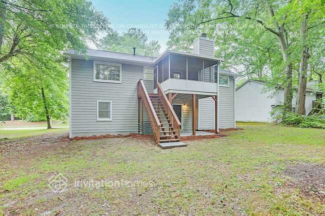 Building Photo - 3260 Redona Dr