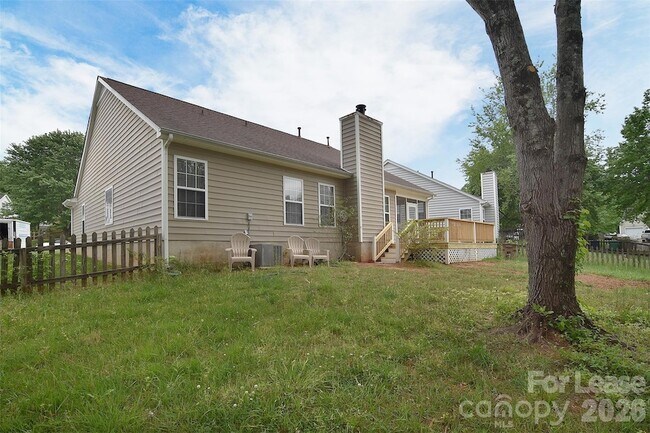 Building Photo - 550 Carlisle Dr