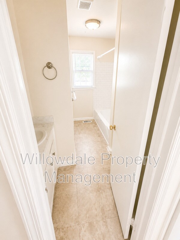Building Photo - 2312 Sierra Dr