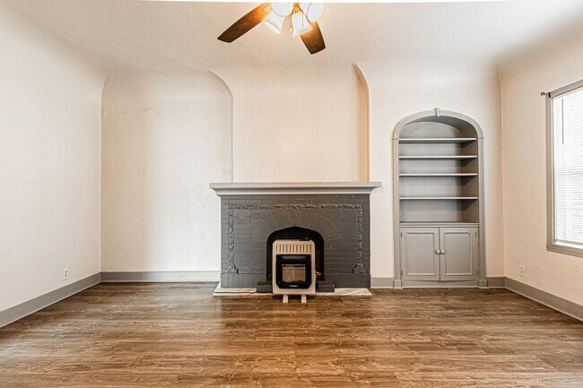 Building Photo - 2 Bed 1 Bath Duplex in NE OKC