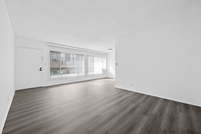 Building Photo - 1051 N Ogden Dr