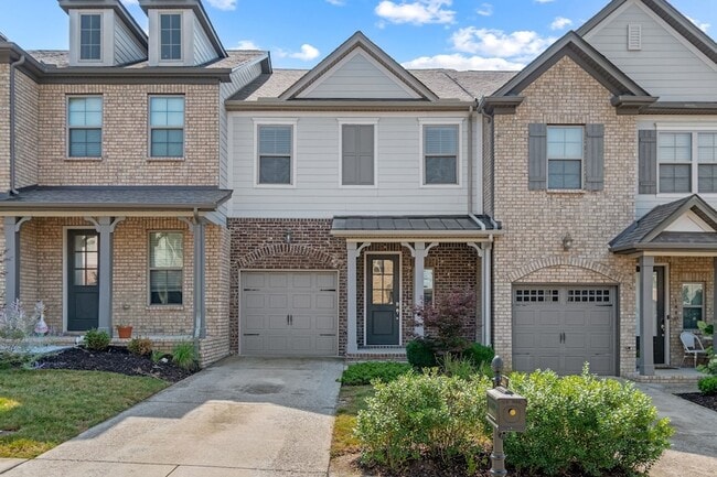 Building Photo - 1444 Channing Dr