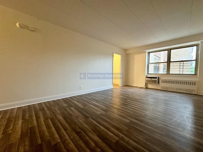 Building Photo - 33 N 3rd Ave
