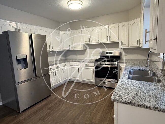 Building Photo - "Charming 3-Bedroom Perrysburg Home with 3 Baths and a Finished Basement!"