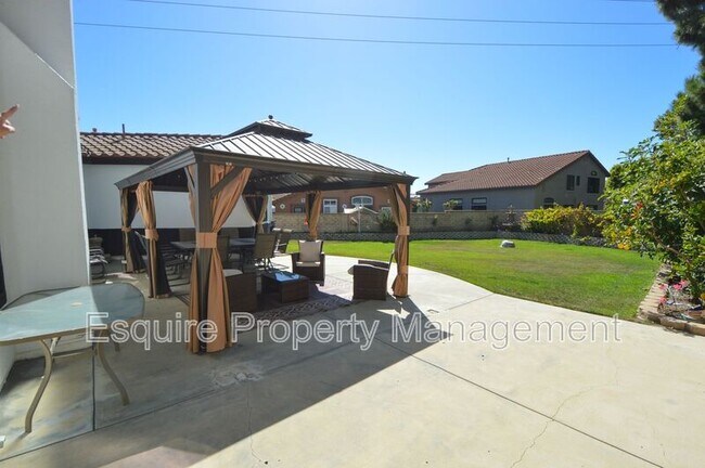 Building Photo - 4510 El Corazon Ct