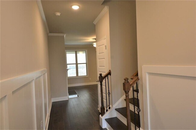 Building Photo - 2170 Manor Pointe Dr