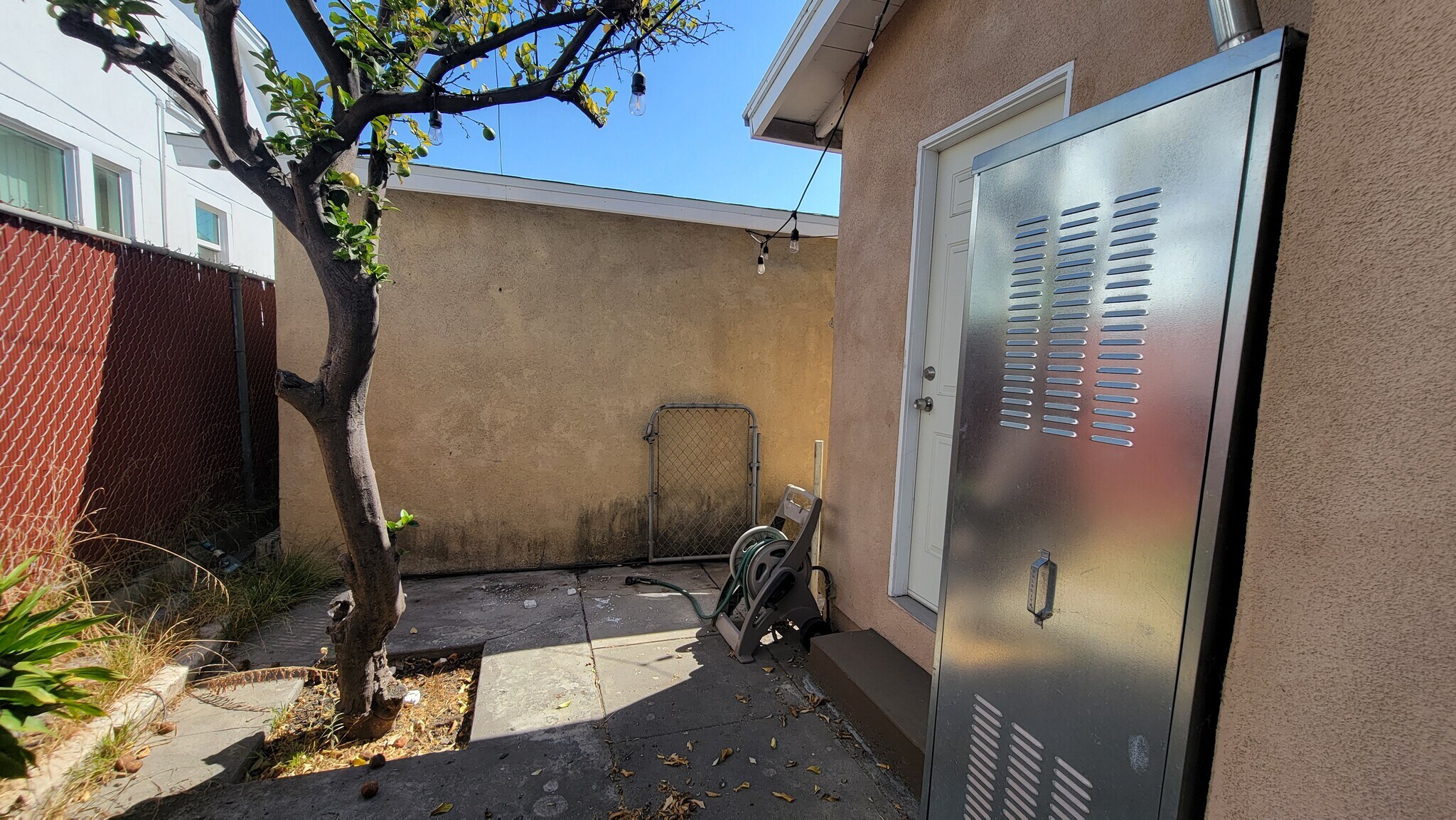 Building Photo - 1243 N Alexandria Ave