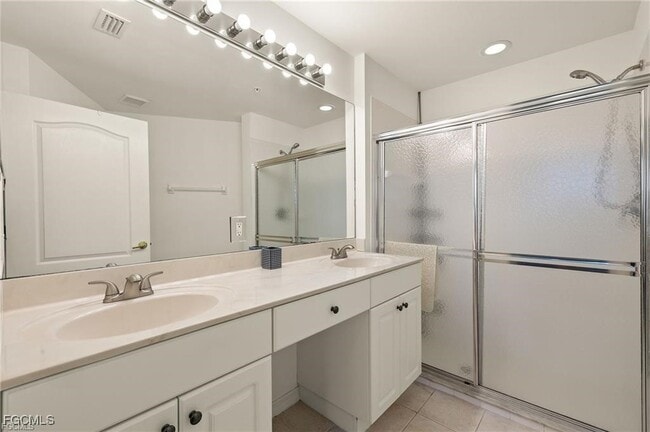 Building Photo - 12120 Summergate Cir