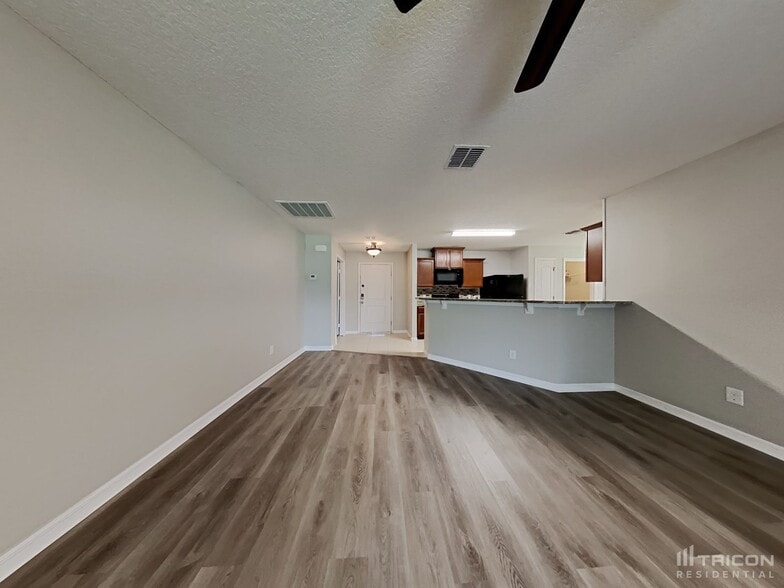 Building Photo - 2463 Winnipeg Dr