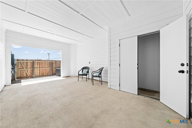 Building Photo - 723 Meiomi Dr