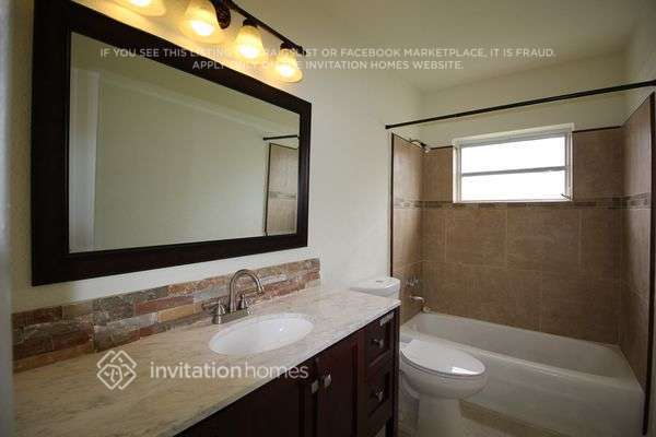 Building Photo - 5365 SW 10th Ct