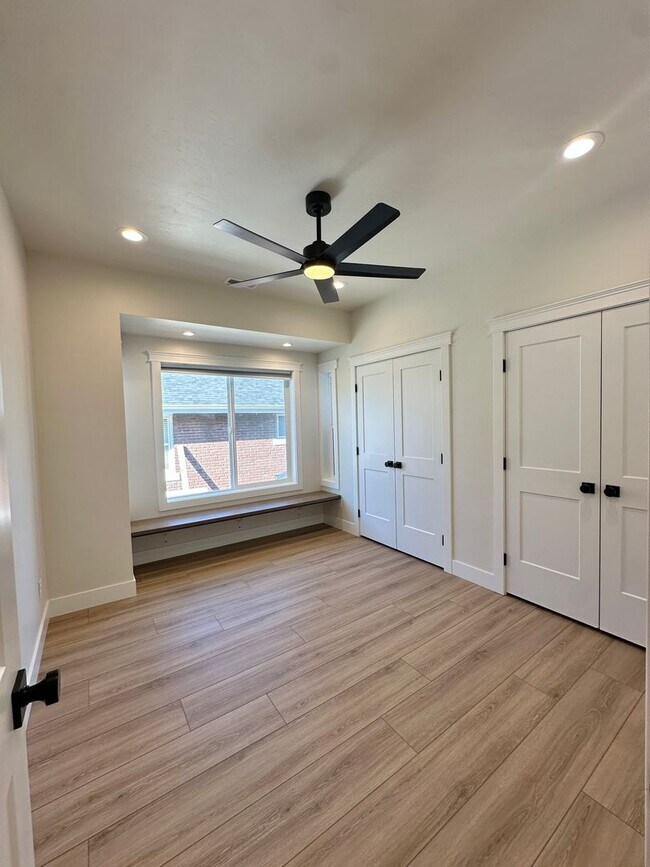 Building Photo - RR 156 Duplex