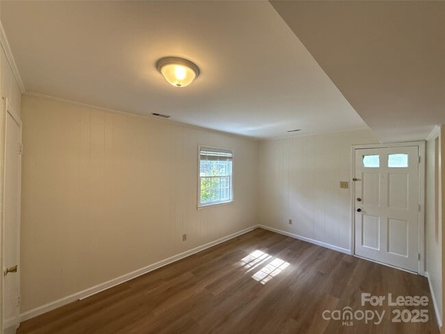 Building Photo - 6201 Bonnybrook Ln