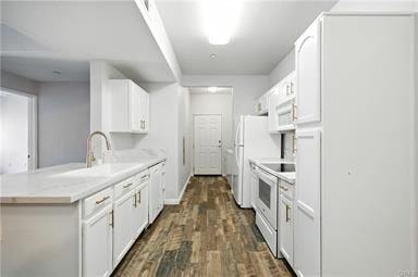 Building Photo - 41410 Juniper St