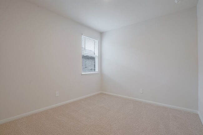 Building Photo - 224 Briggs Ln