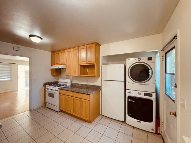 Building Photo - Peaceful 2-Bedroom Duplex with Private Yard & Bonus Studio Shed (San Jose)