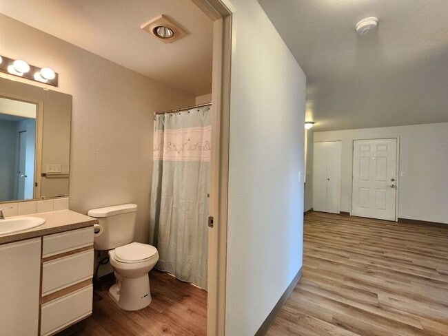 Building Photo - 1285 NW 183rd Ave