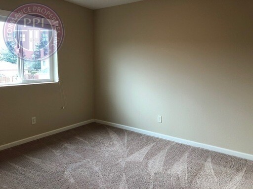 Building Photo - Orenco Station - Beautiful 4 Bedroom Gem! ...
