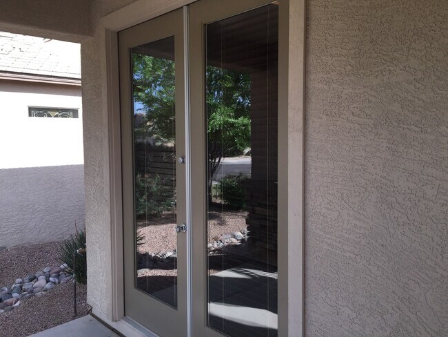 Building Photo - This is a great home located in Seville