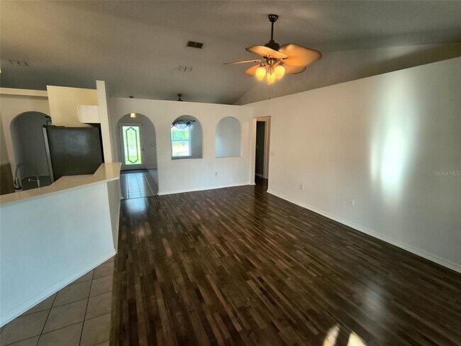 Building Photo - 177 Ryberry Dr