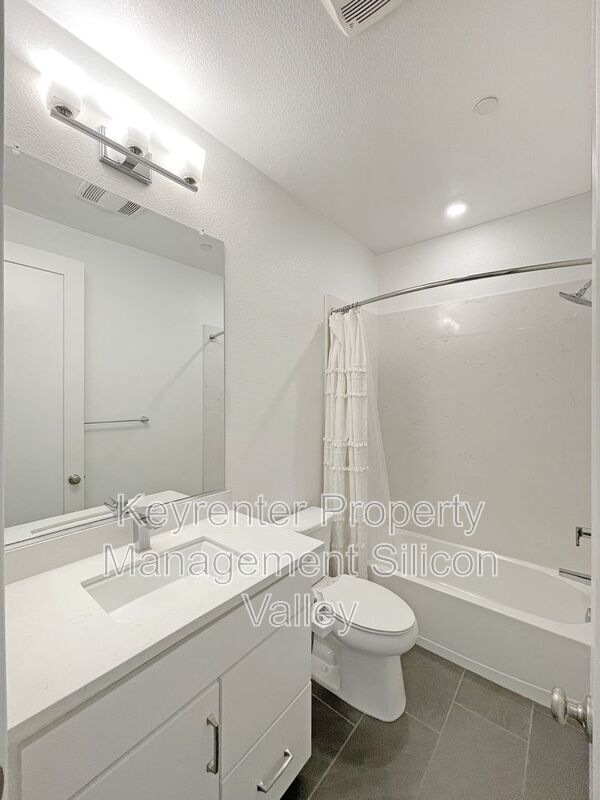 Building Photo - 3030 Boyter Pl