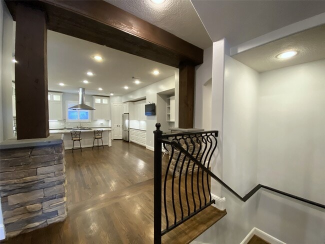 Building Photo - 1012 Crocker St