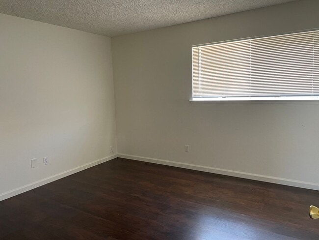 Building Photo - 4617 Livingston Way