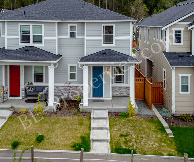 Building Photo - Lovely Tehaleh 3 bedroom