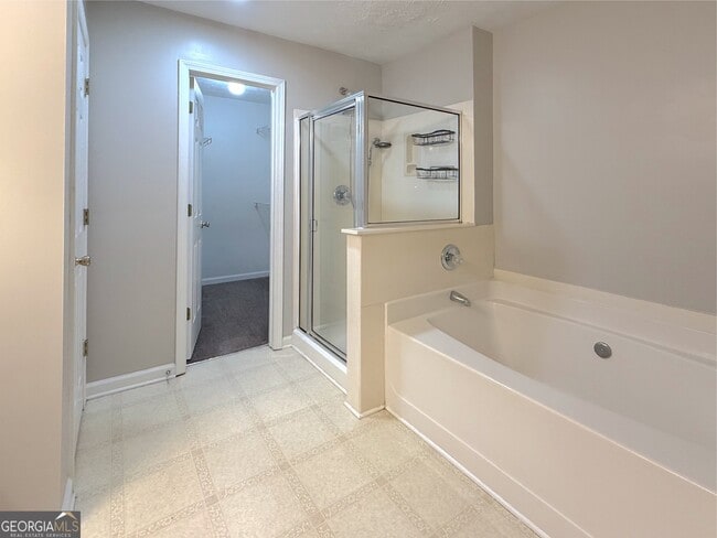 Building Photo - 3845 Grovemont Pl