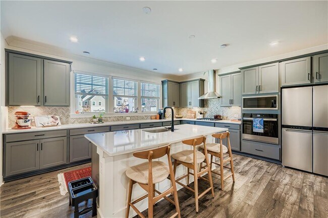 Building Photo - 568 Avondale Pk Cir